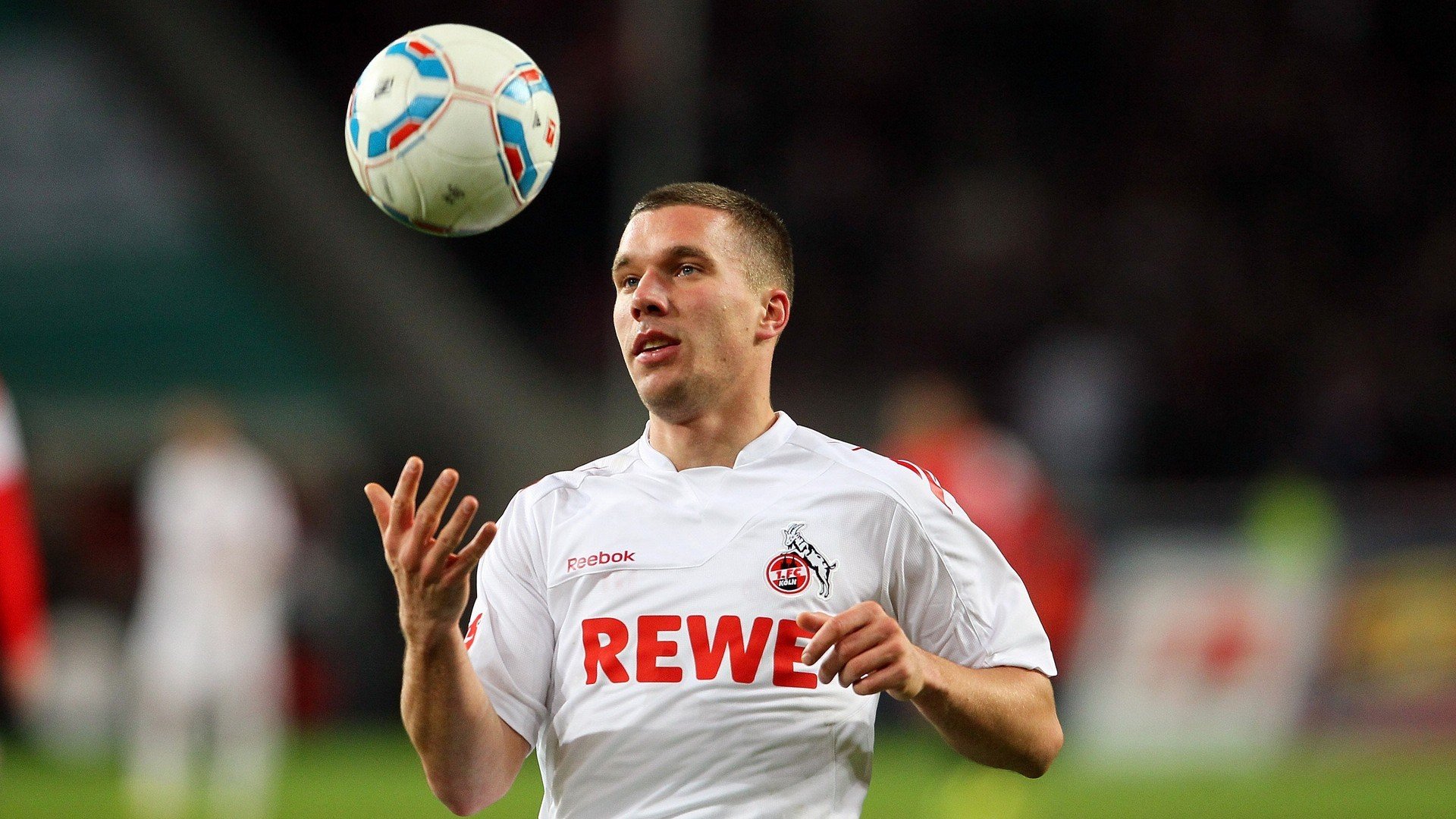 巡回赛半决赛争夺十分激烈